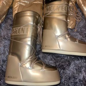 NEVER WORN GOLD MOON BOOTS WITH MATCHING JACKET